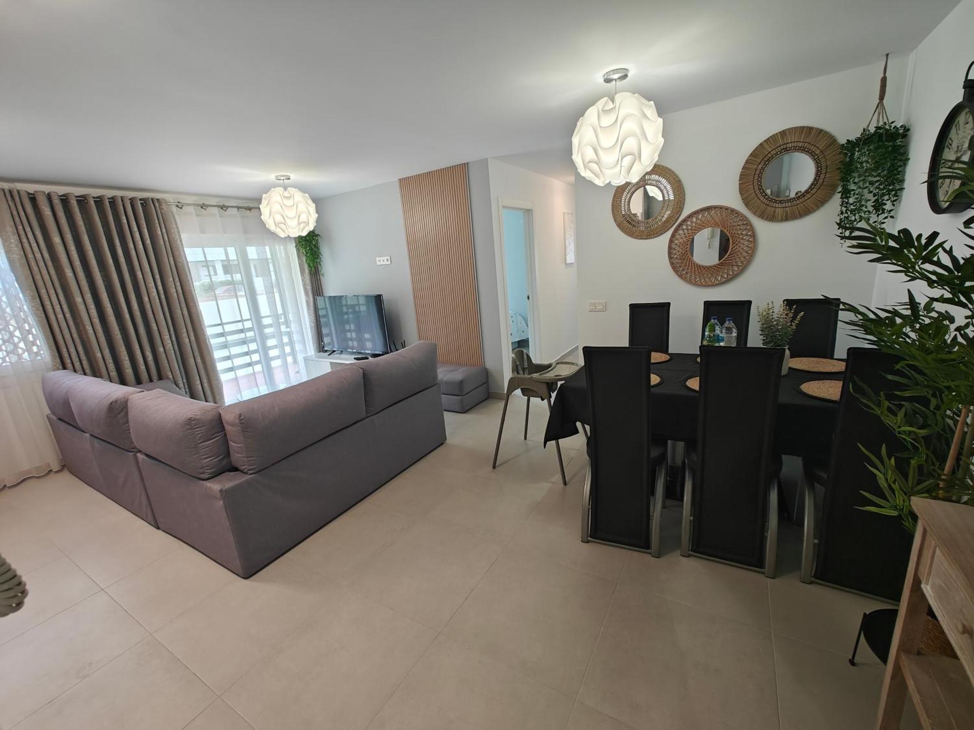 Sun Apartment - 3 Bedrooms, Priv Parking, Pool, Ac, Tv Channels, Fibre Net Los Cristianos  Buitenkant foto