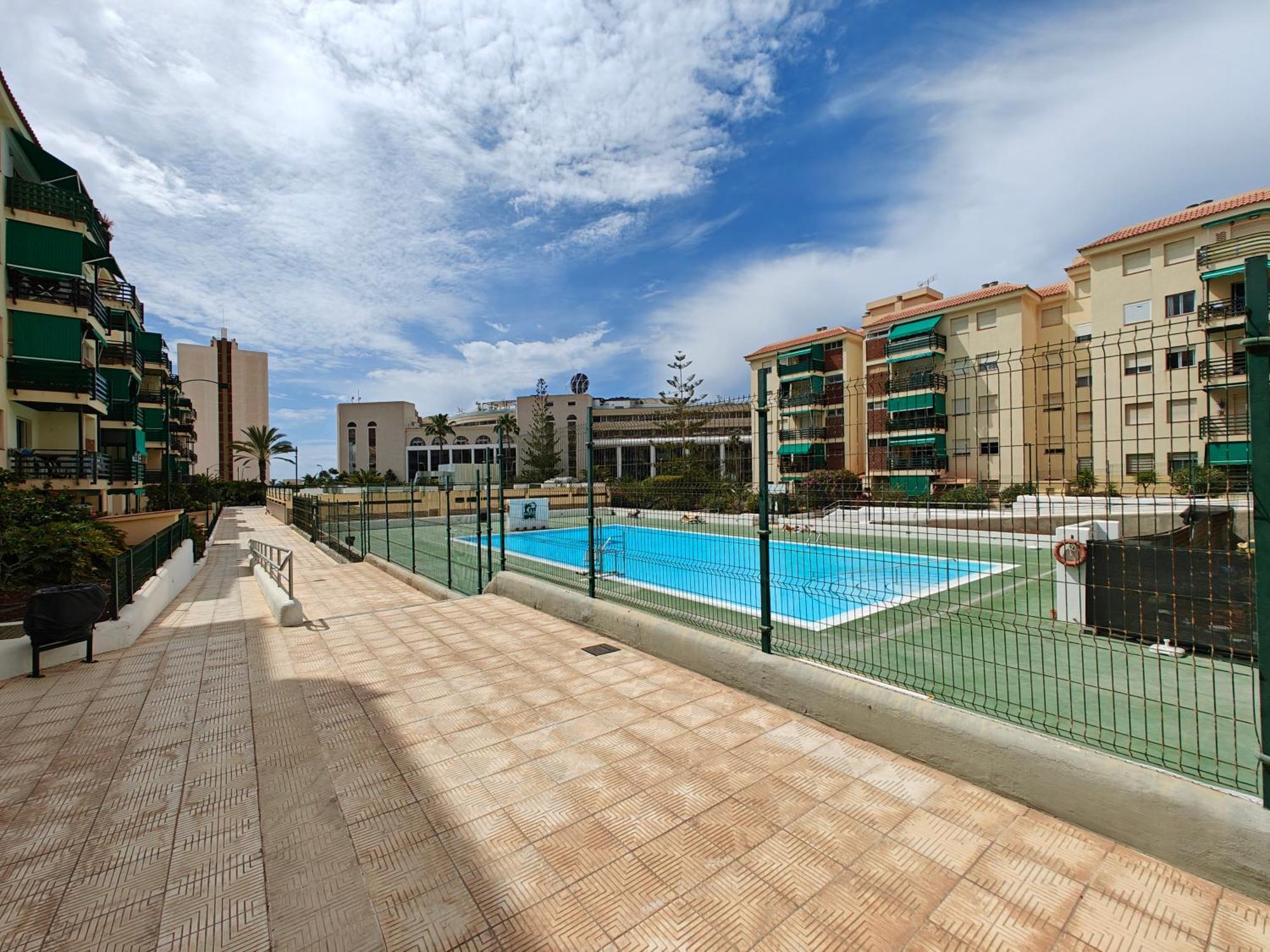 Sun Apartment - 3 Bedrooms, Priv Parking, Pool, Ac, Tv Channels, Fibre Net Los Cristianos  Buitenkant foto