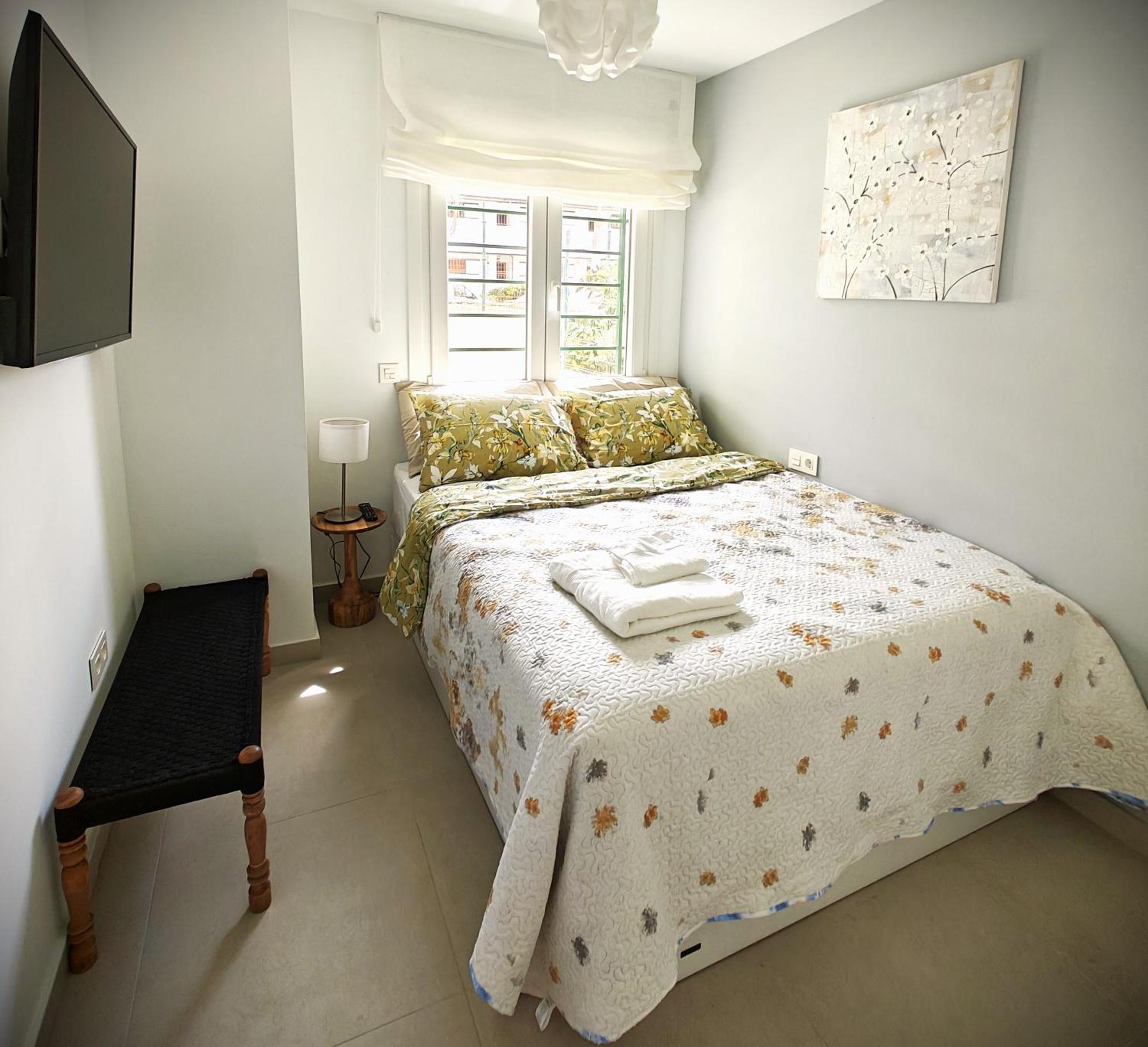 Sun Apartment - 3 Bedrooms, Priv Parking, Pool, Ac, Tv Channels, Fibre Net Los Cristianos  Buitenkant foto