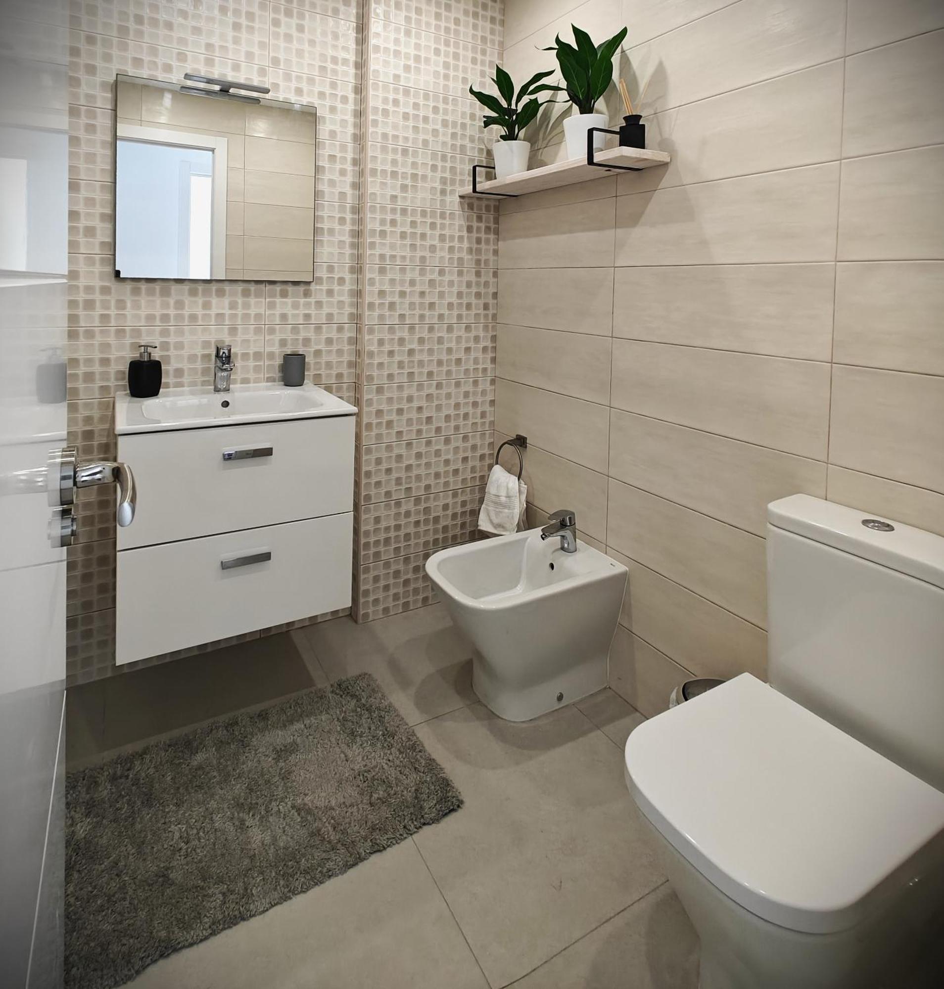 Sun Apartment - 3 Bedrooms, Priv Parking, Pool, Ac, Tv Channels, Fibre Net Los Cristianos  Buitenkant foto