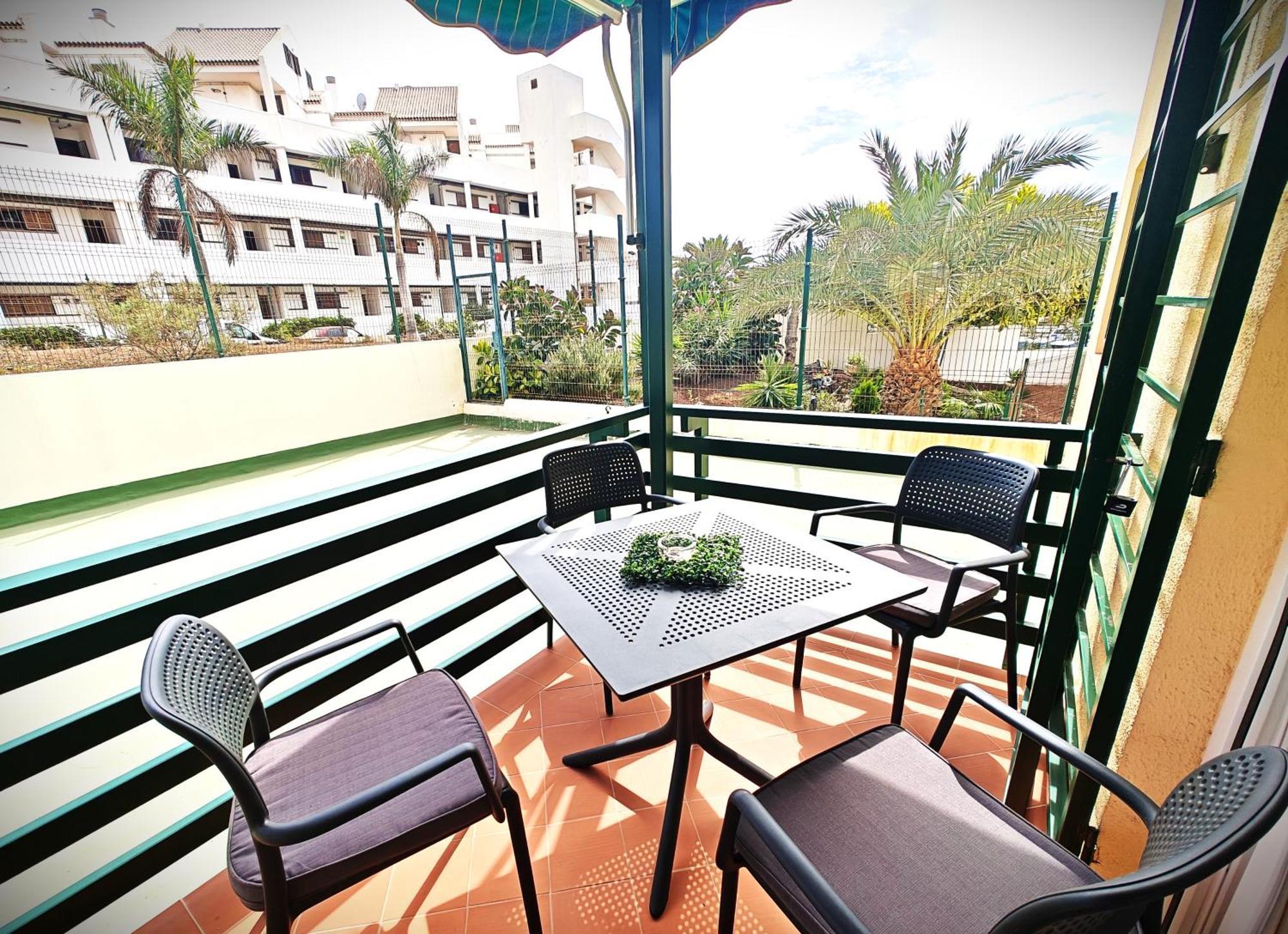 Sun Apartment - 3 Bedrooms, Priv Parking, Pool, Ac, Tv Channels, Fibre Net Los Cristianos  Buitenkant foto